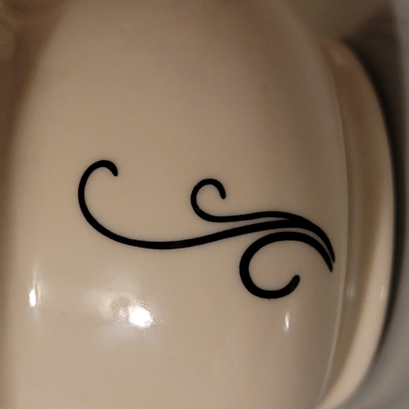 Yankee Candle Covered Dish Candle Holder - Picture 10 of 14